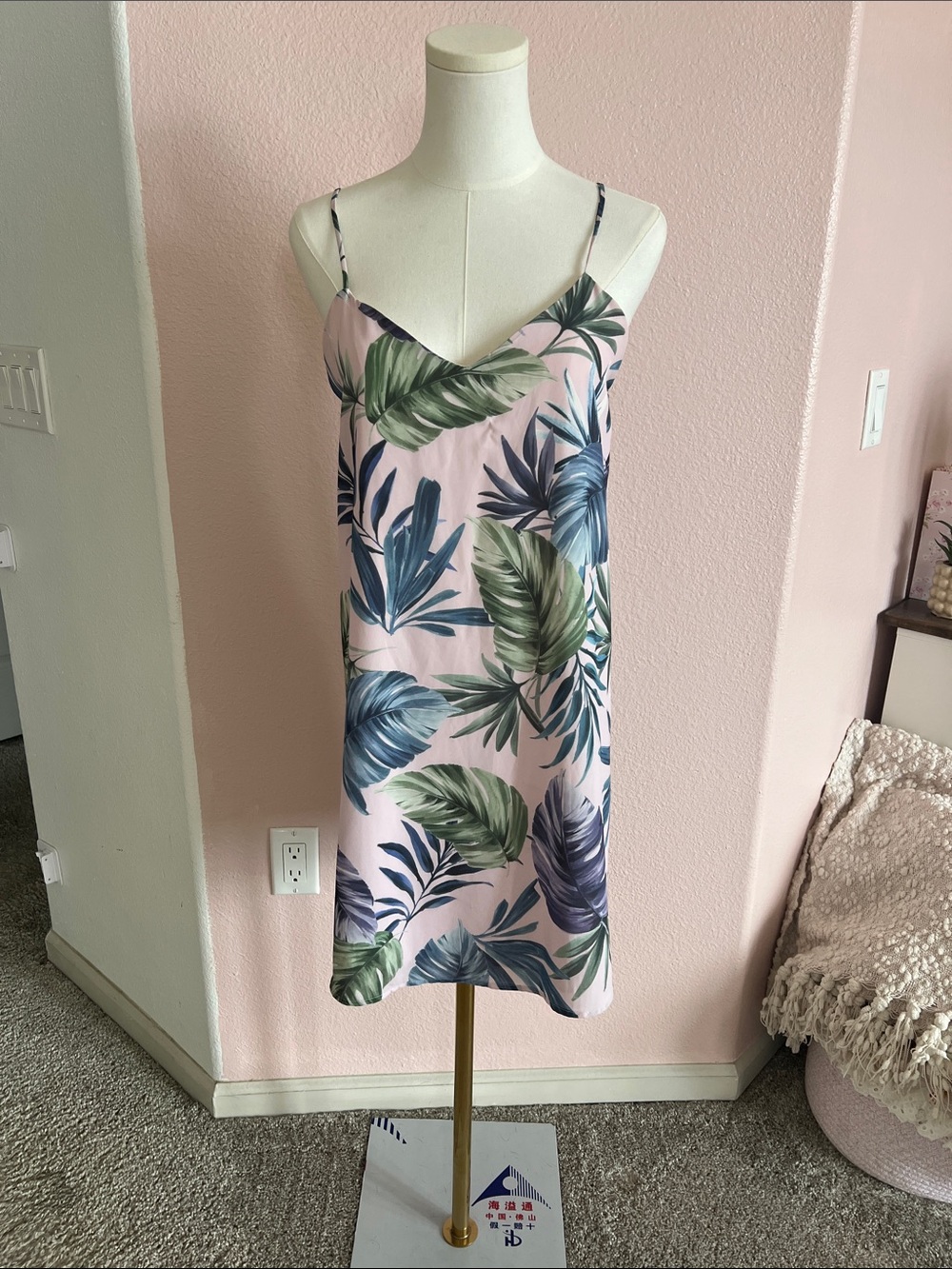Everly - Light Pink Tropical Dress with Green and Blue Leaves